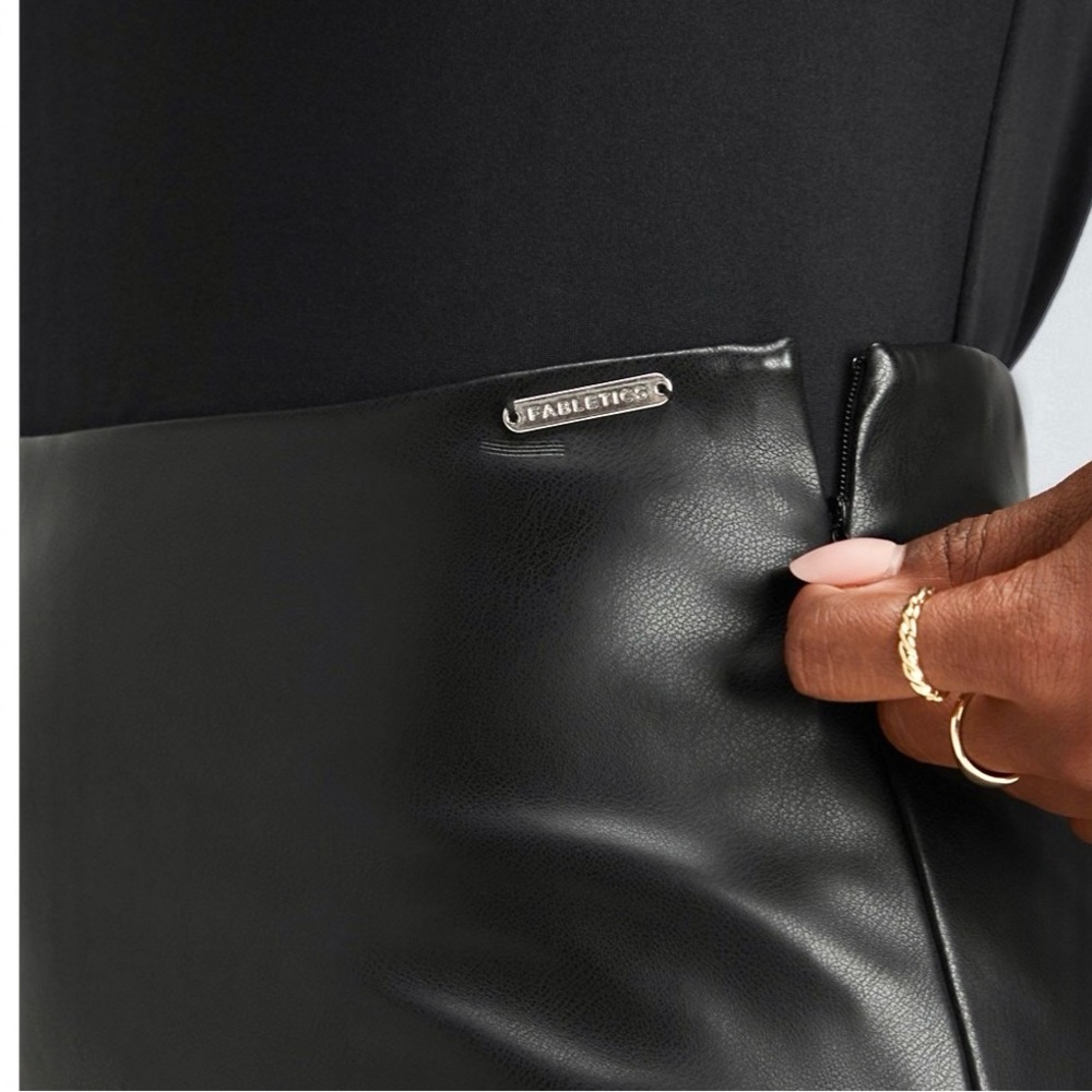 Fabletics - NWT women’s vegan leather high waisted mini skirt black A- line SZ L - Picture 3 of 10
